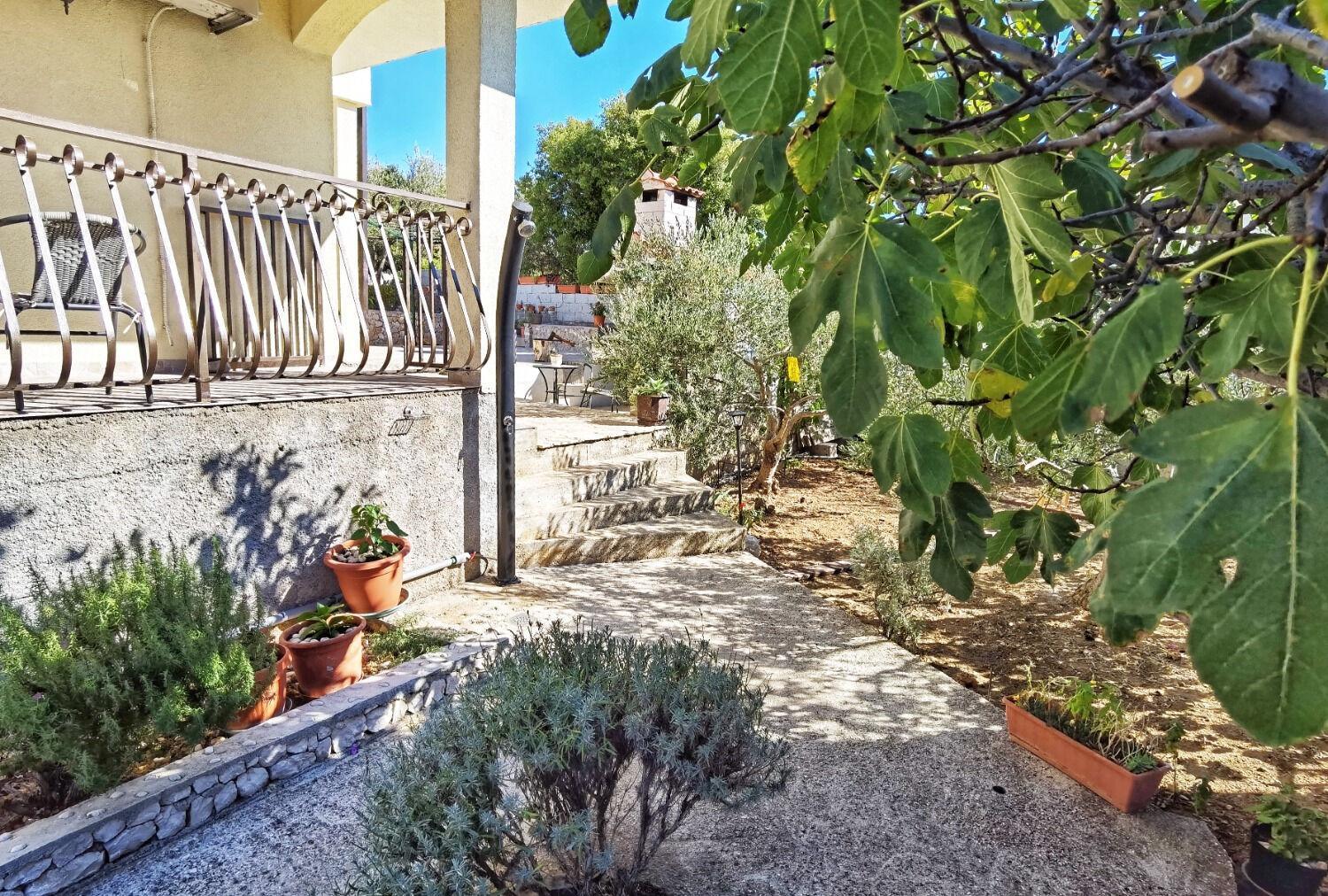 Apartments Vinx - Grill And Terrace Севид Экстерьер фото